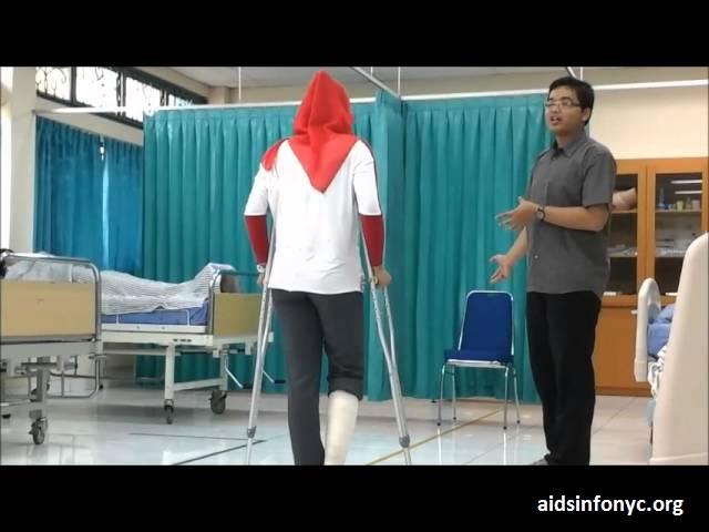 Medical aids : Cara Menggunakan Crutches/Kruk